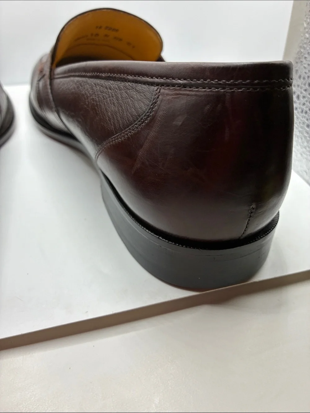 JOHNSON AND MURPHY MEN OXFORD  SIZE 10 M. BROWN/ LEATHER TASSEL DESIGN